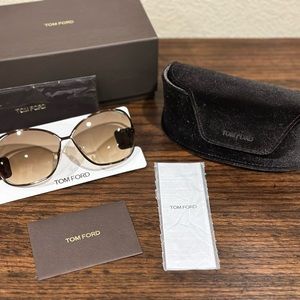 NEW TOM FORD CARLA SUNGLASSES FT0157 - GRADIENT BROWN - W/ VELVET CASE AND BOX